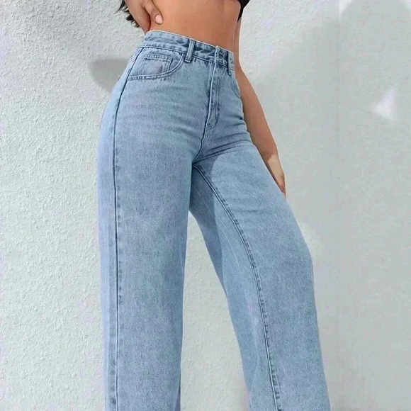 Light Wash Casual Women's Loose Fit Straight-Leg Jeans With Pockets - Picture 5 of 6